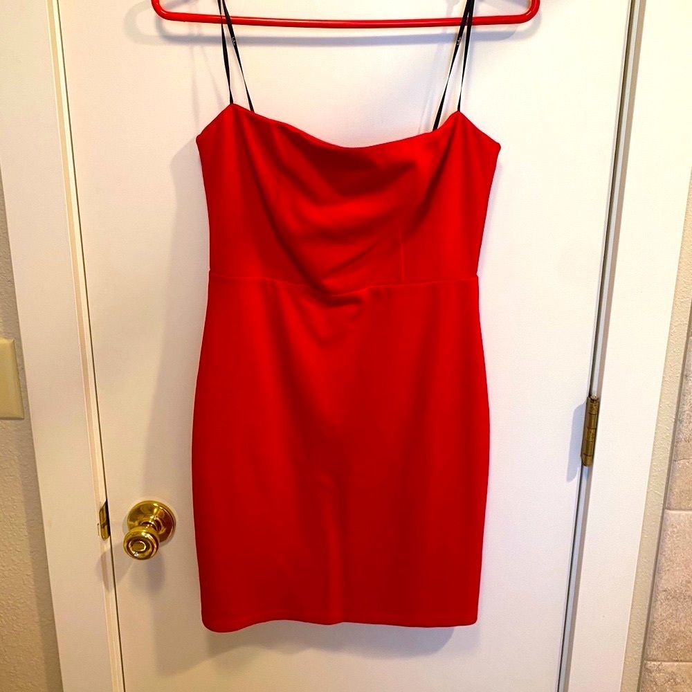 Lulu’s Mini Bodycon Strapless Dress